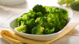 boiled broccoli