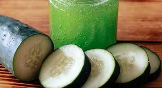 Cucumber slices can help reduce eye puffiness