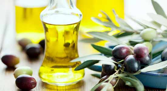  Olive Oil Treat Dry and Cracked Heels at Home