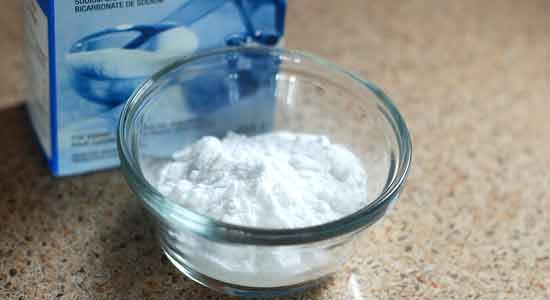 Baking Soda to Remove Tea Stains from Your Teeth