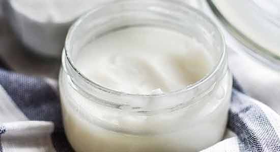 Coconut Oil Pulling to Remove Tea Stains from Your Teeth