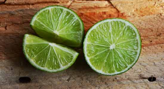 Lime and Salt to Remove Tea Stains from Your Teeth