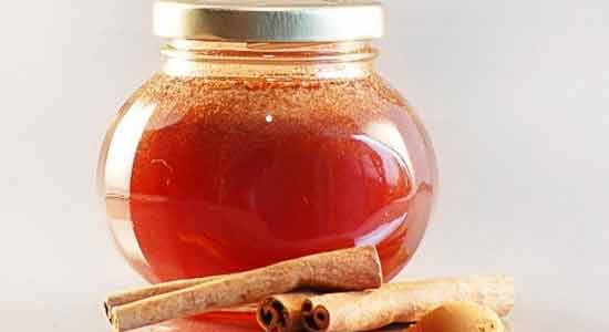 Cinnamon and Honey Mask for Pimples