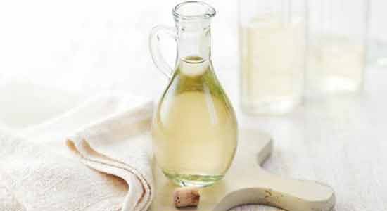 White Vinegar to Remove Corns on Your Feet