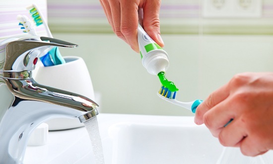 Brush Floss your teeth for weight loss