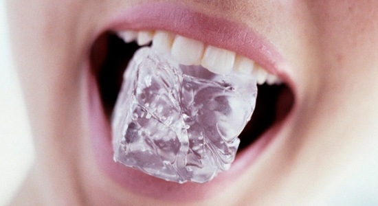 avoid Crunching Ice for healthy teeth