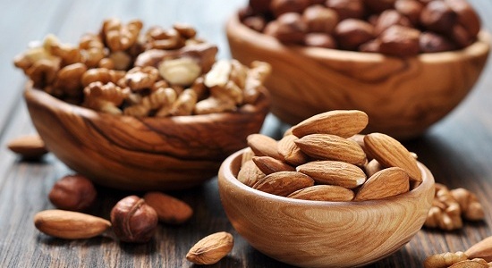 eat nuts on an empty stomach