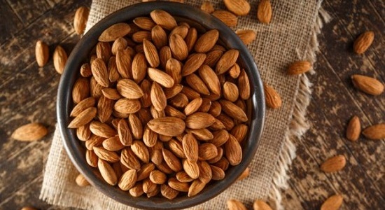 nuts for vitamin B3 deficiency