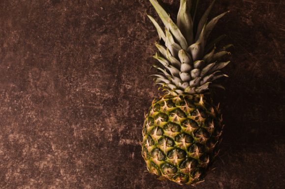 make-your-skin-gloq-with-pineapple