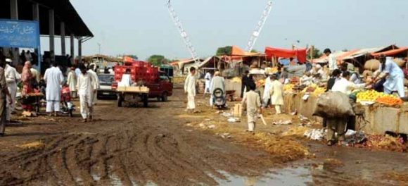 Lack of cleaning at New Sabzimandi pose health risks for Karachiites - HTV