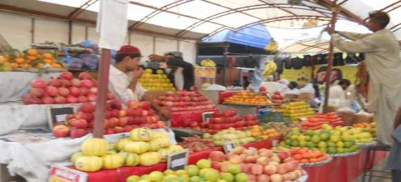 Provincial Minister Visits Ramadan Bazaar In Attock - HTV