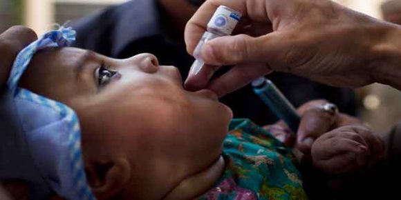 Karachi: Counter Made on Cantt Station to Vaccinate Traveling Children