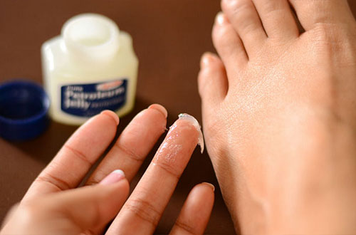 12 Clever Uses of Petroleum Jelly You Never Knew - HTV