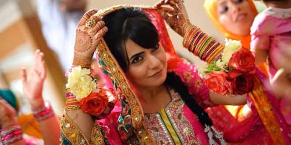 4 Things that Guests Get Tired of at a Pakistani Wedding