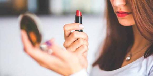 Can Wearing Makeup Boost Confidence