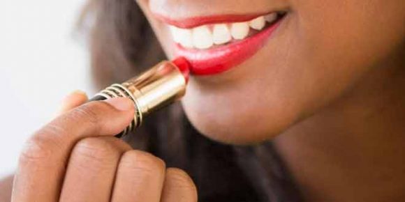 6 Useful Lipstick Hacks for Beginners!