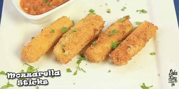 Mozzarella Sticks with Marinara Sauce