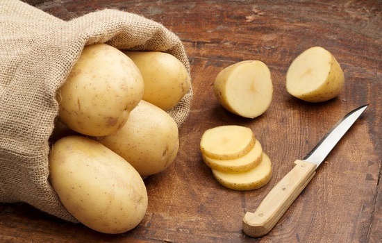 Faster Ways to Reduce Dark Circles Naturally- potato