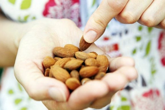 Go nuts for almonds Eating just a handful a day can boost diet